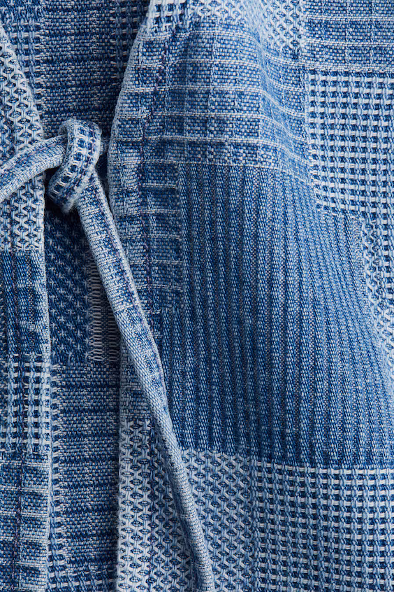 Жилет из джинсы с эффектом пэчворк