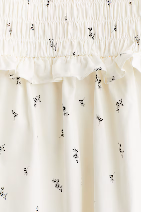 Платье из поплина с оборками на рукавах