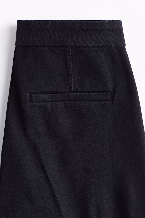 Джинсы с высокой посадкой и расклешенным низом