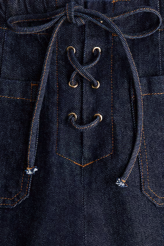 Джинсы с широкими штанинами