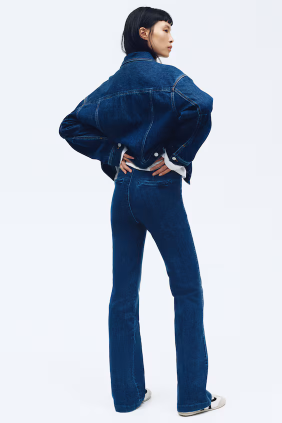 Джинсы с высокой посадкой расклешенные