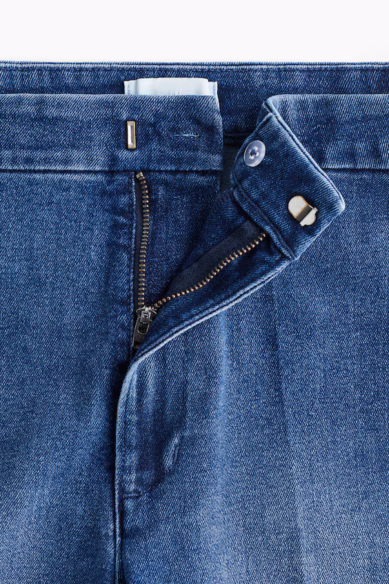 Джинсы с высокой посадкой расклешенные