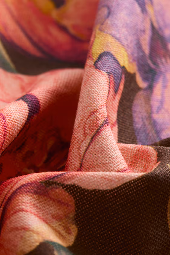 Подушка с цветочным принтом