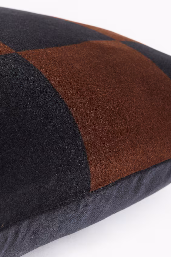 Capa подушки из вельвета в клетку