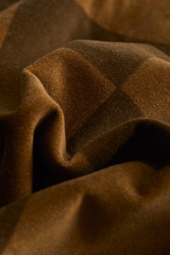 Capa подушки из бархата в квадратах