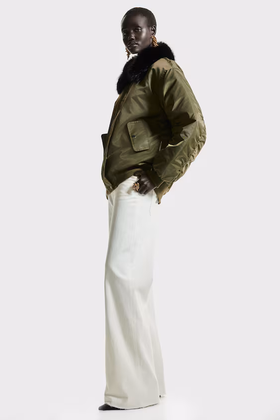 Джинсы с высокой посадкой и широкими штанинами