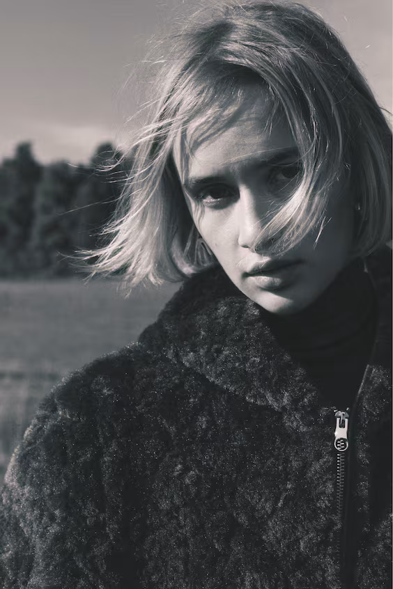 Пушистый пальто с капюшоном из меха искусственного меха