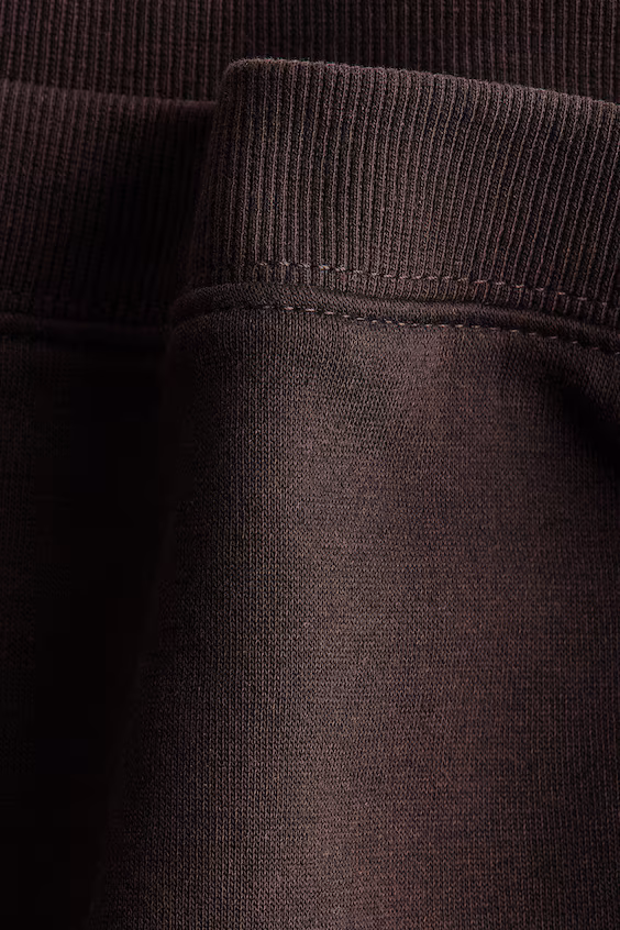 Свитшот с открытым плечом