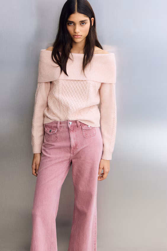 Свитер с открытыми плечами