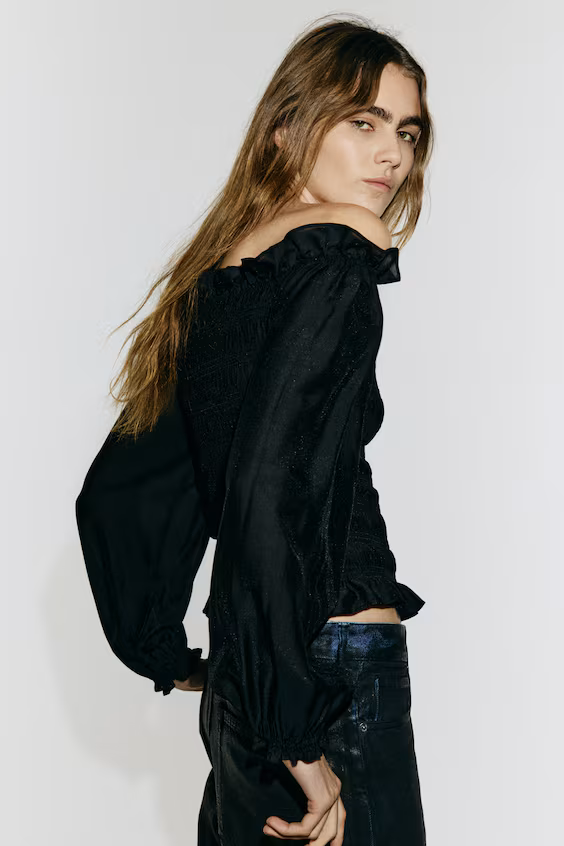 Топ с обнаженными плечами и оборками smock