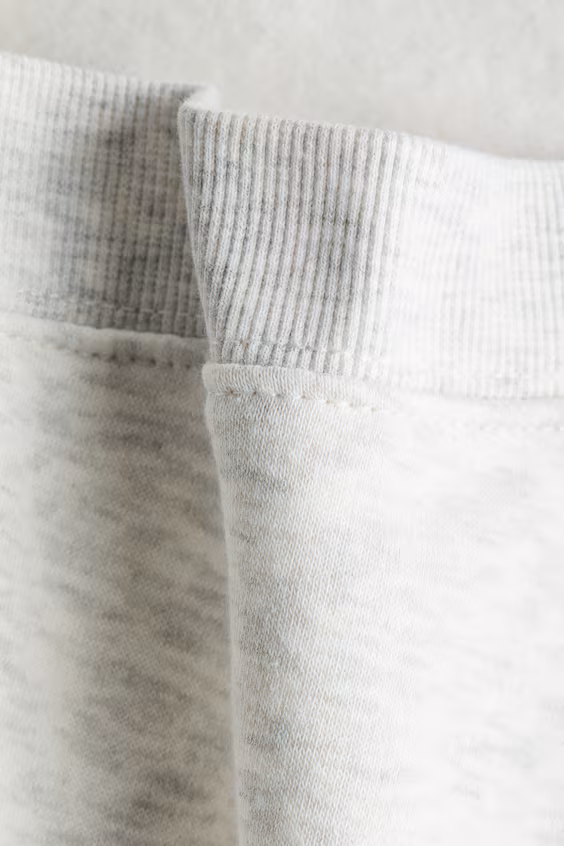 Свитшот с одним открытым плечом