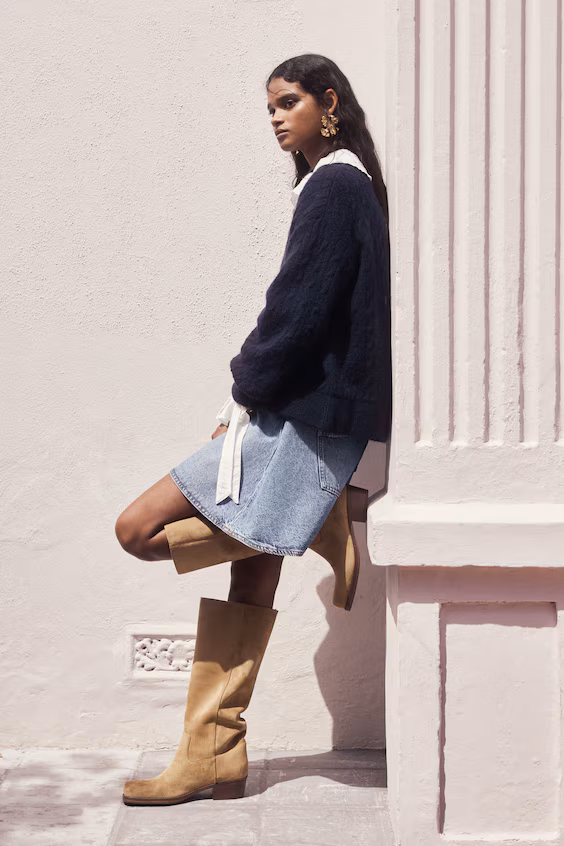 Трикотажный свитер с плетеными узорами