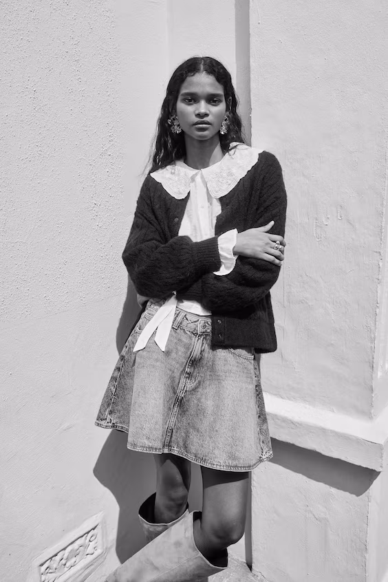 Трикотажный свитер с плетеными узорами