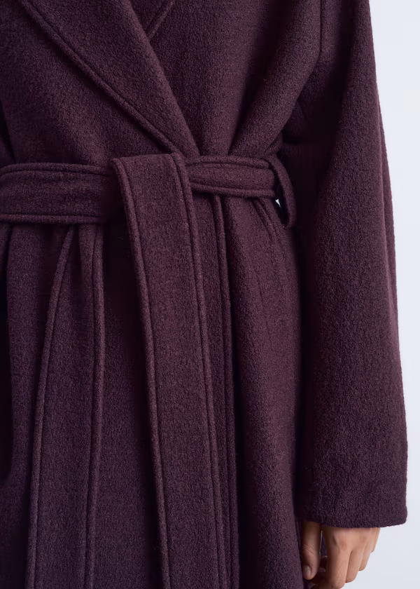 Пальто из объемной шерсти с поясом