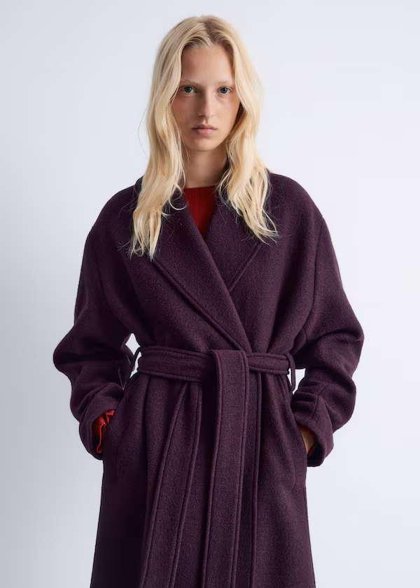 Пальто из объемной шерсти с поясом