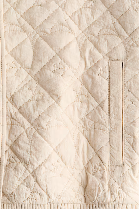 Пуховик с отстегивающимся капюшоном