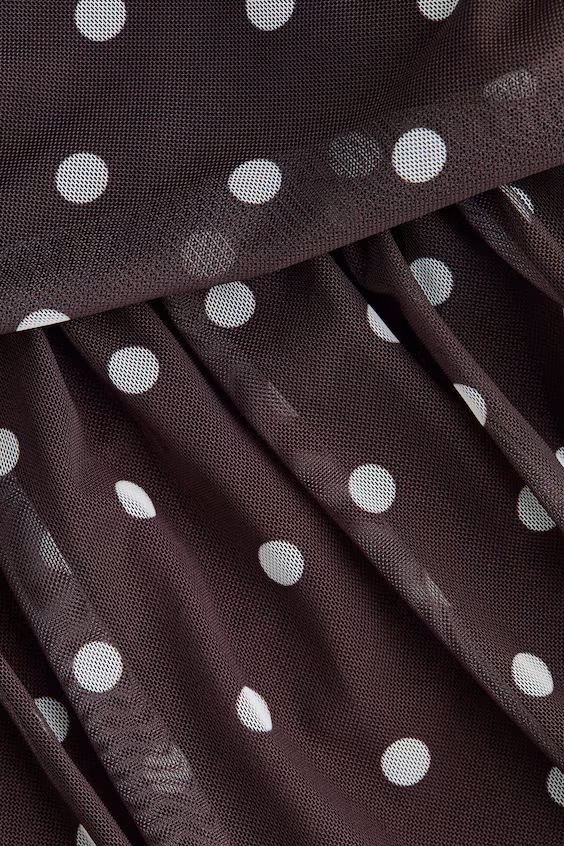 Платье с драпировкой из сетки