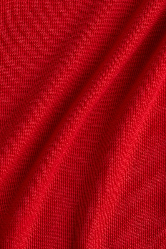 Свитер с манжетами из тонкой вязаной ткани