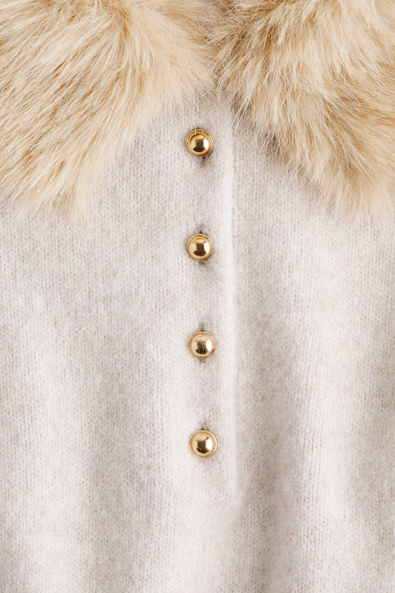 Свитер с воротником-стойкой