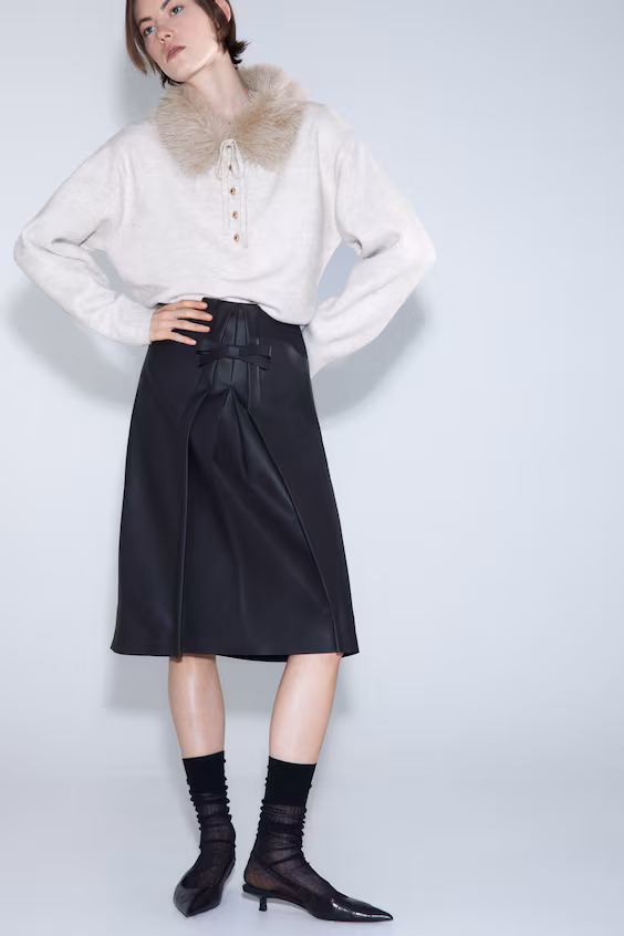 Свитер с воротником-стойкой