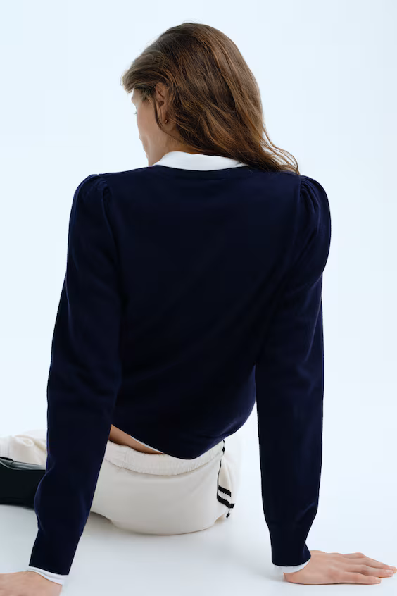 Свитер с рукавами с объемными плечами