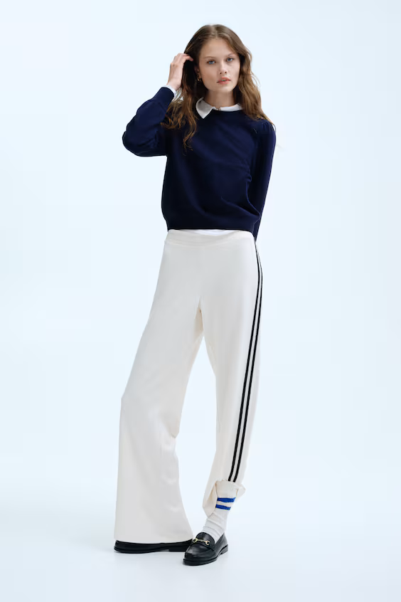 Свитер с рукавами с объемными плечами