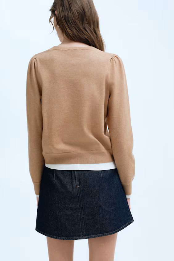 Свитер с объемными рукавами