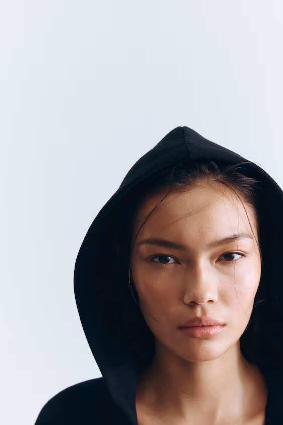 Плащ с капюшоном и молнией