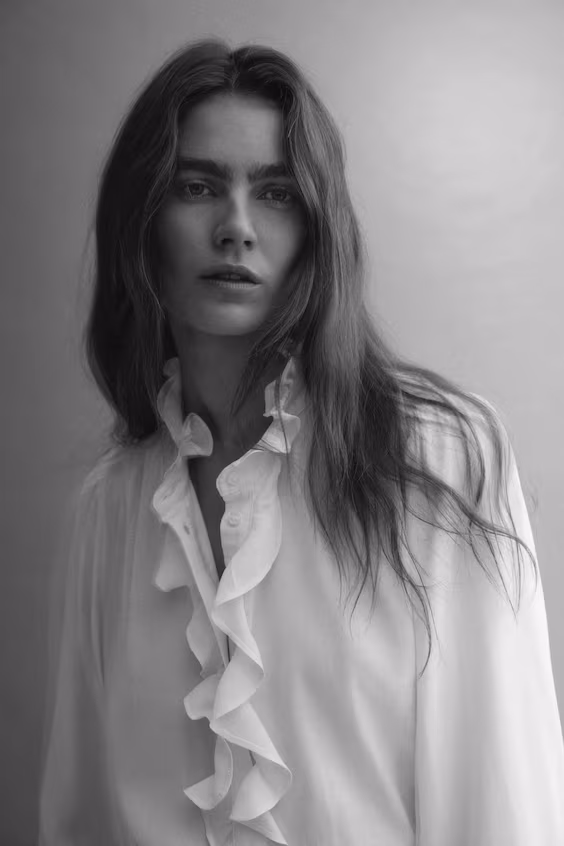 Блуза из вискозы с воротником на рюшах