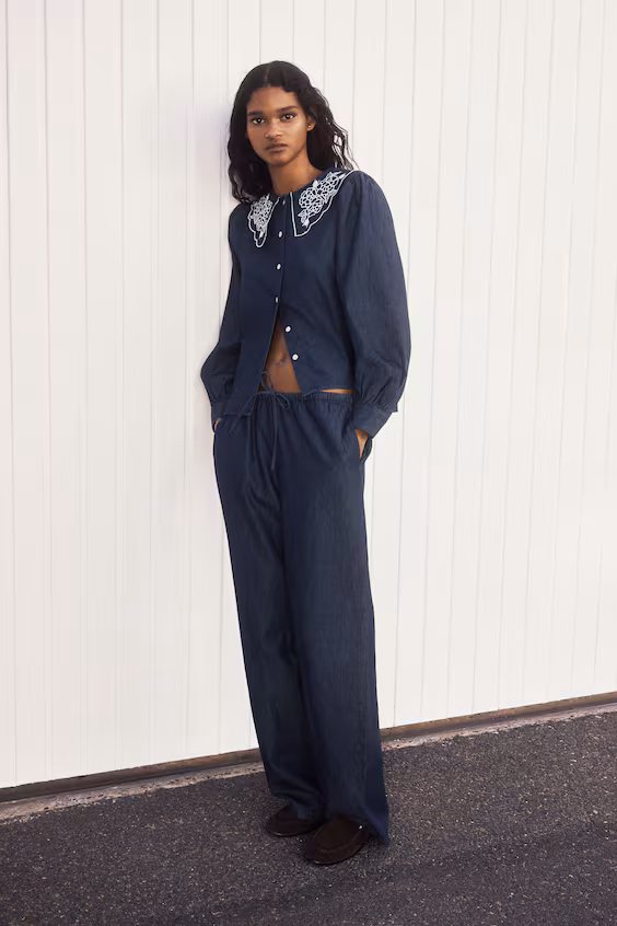 Джинсы с регулируемым шнурком