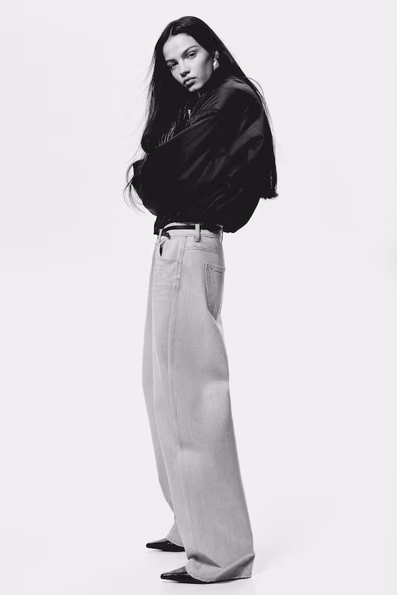 Джинсы с высокой талией и барабанной штаниной