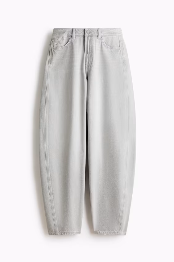 Джинсы с высокой талией и барабанной штаниной