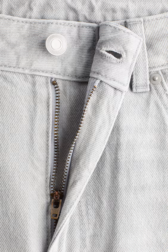 Джинсы с высокой талией и барабанной штаниной