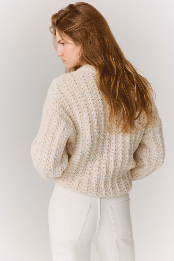 Джинсы прямого кроя на запястье