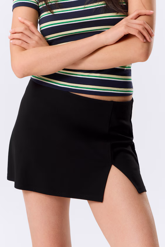 Мини-юбка с разрезом