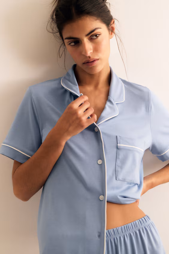 Пижама из рубашки и шорты