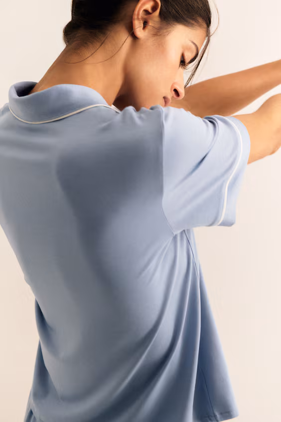 Пижама из рубашки и шорты