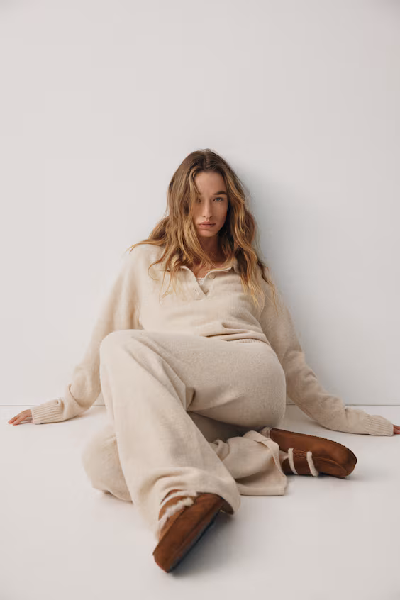 Брюки из тонкой вязаной ткани