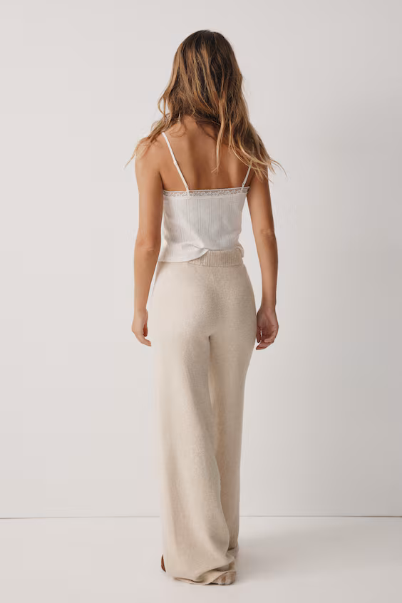 Брюки из тонкой вязаной ткани