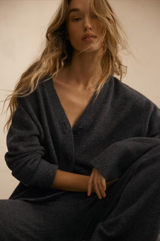 Кардиган из легкой ткани