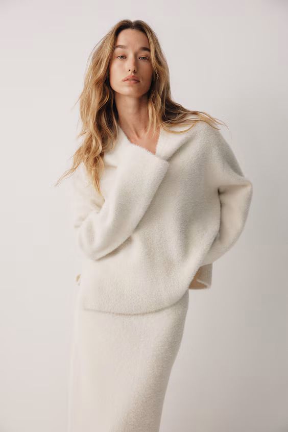 Свитер из мягкого меха