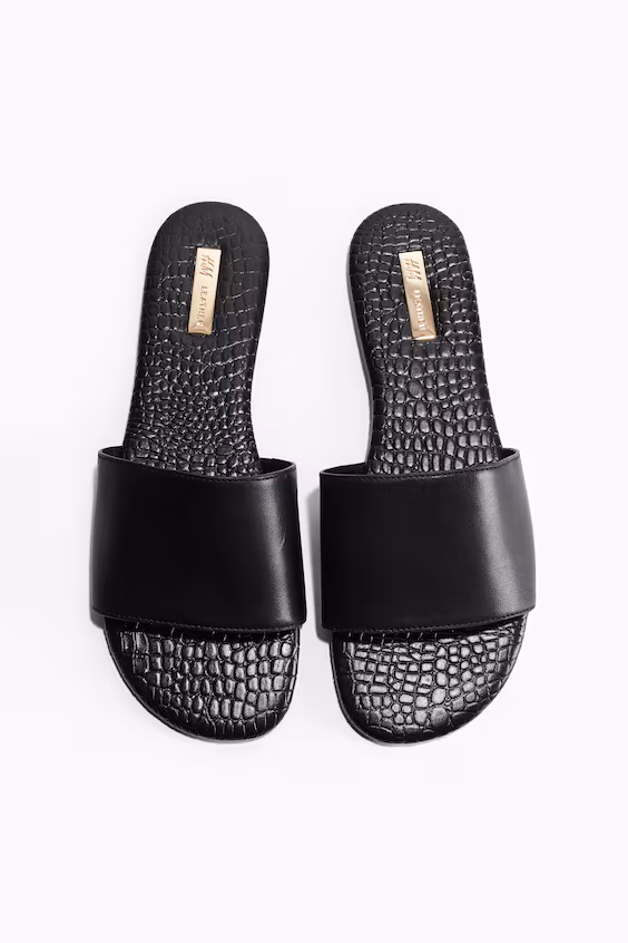 Сандалии из кожи