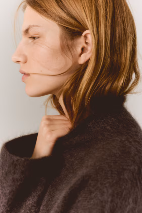 Свитер из смесовой мохеровой пряжи с кружевом