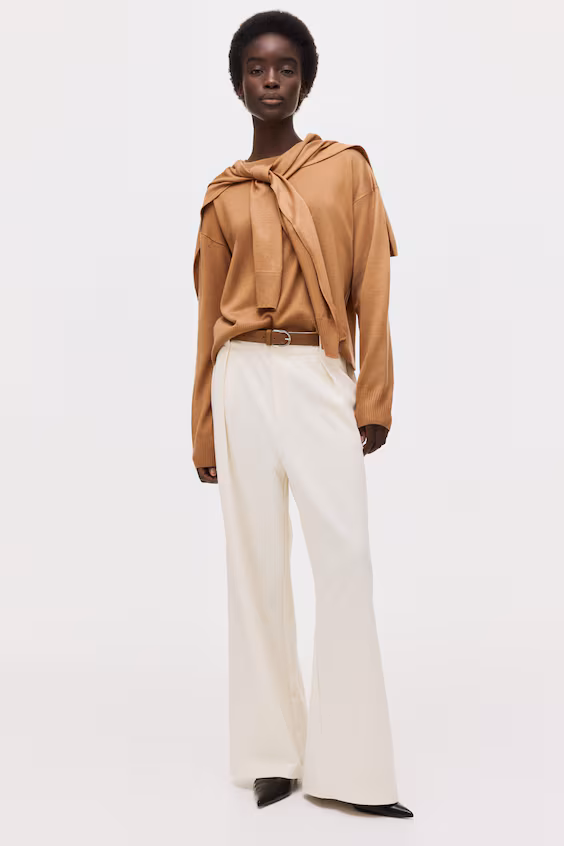 Свитер с шарфом