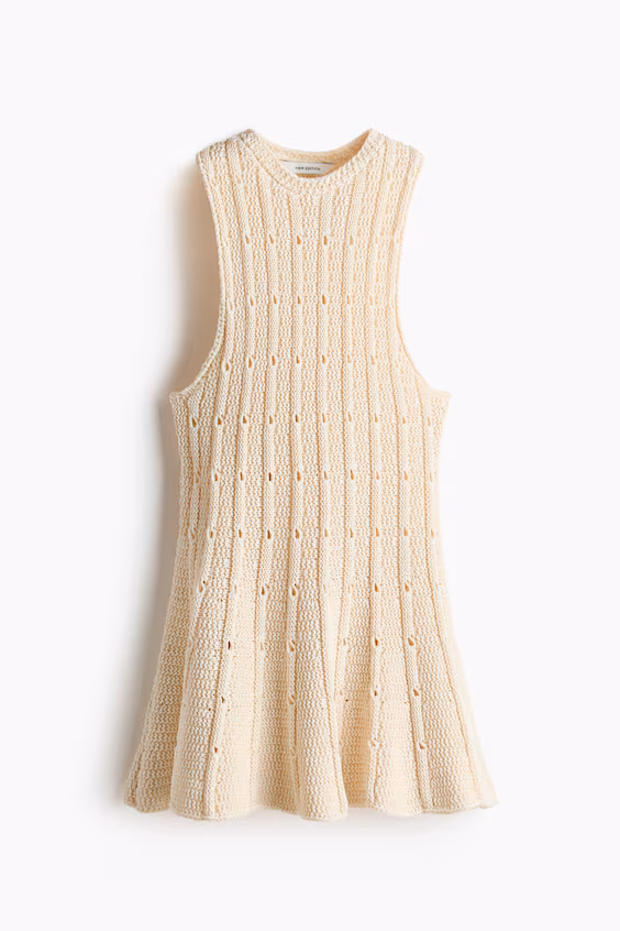 Свитер баска из тонкой вязаной ткани