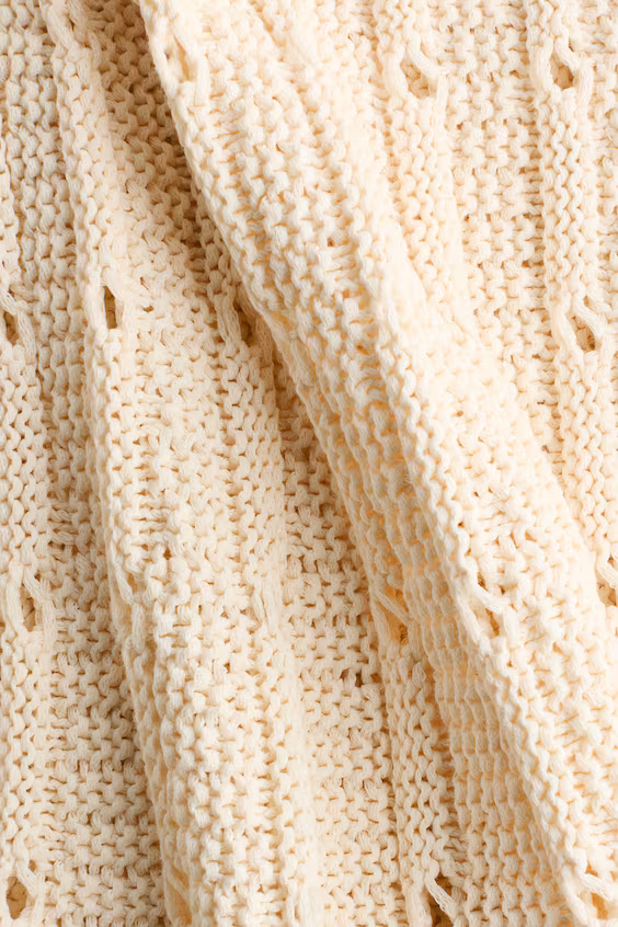 Свитер баска из тонкой вязаной ткани