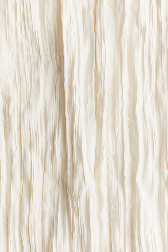 Платье из мятного атласа с скрученной деталью