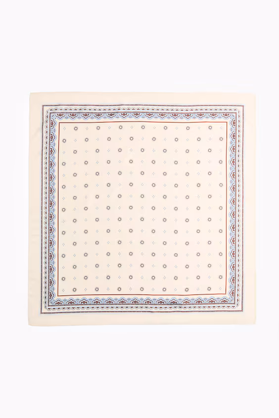 Принтованный платок