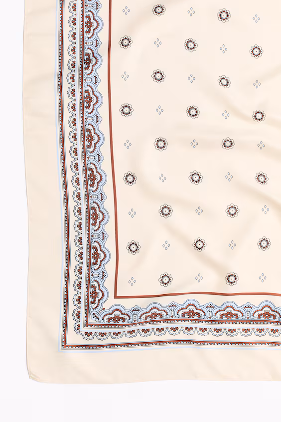 Принтованный платок