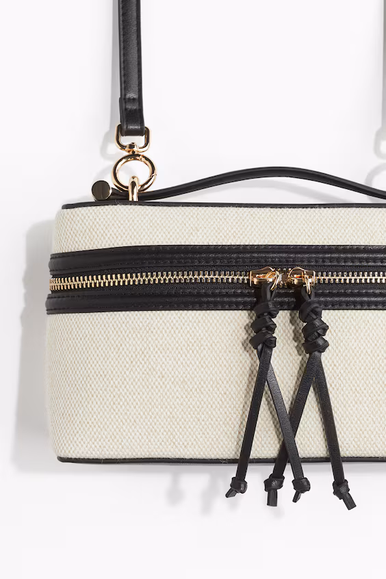 Сумка через плечо с деталями узлов